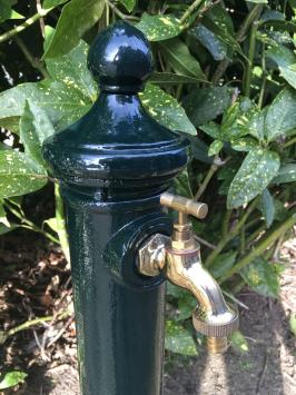 Staande fontein groen – 78 cm – aluminium met messing kraan